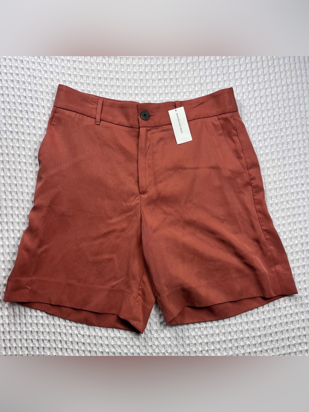 NWT. Banana Republic Rust Orange Bermuda Dress Shorts 10